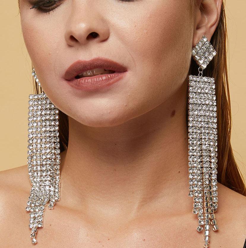 

Посеребренные серьги с кристаллами