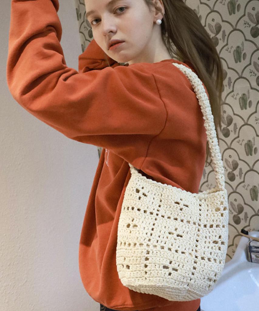 Slowslowly Lily Punching Handmade Crochet Bucket Bag _ Cream
