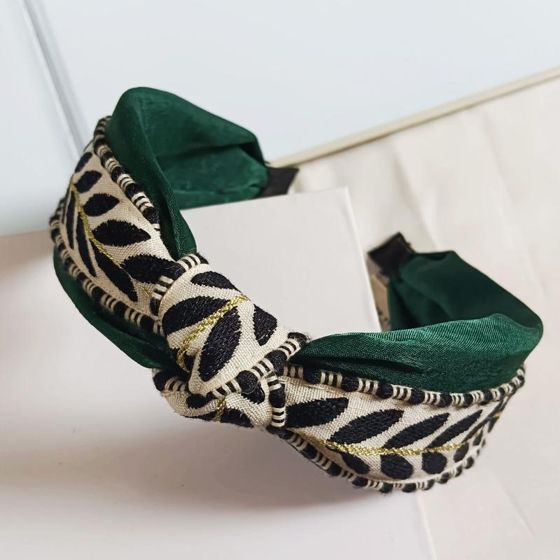 Bohemian Embroidered Headband Ethnic Floral Wide Band For Women Elegant Hair Accessory With Simple Design