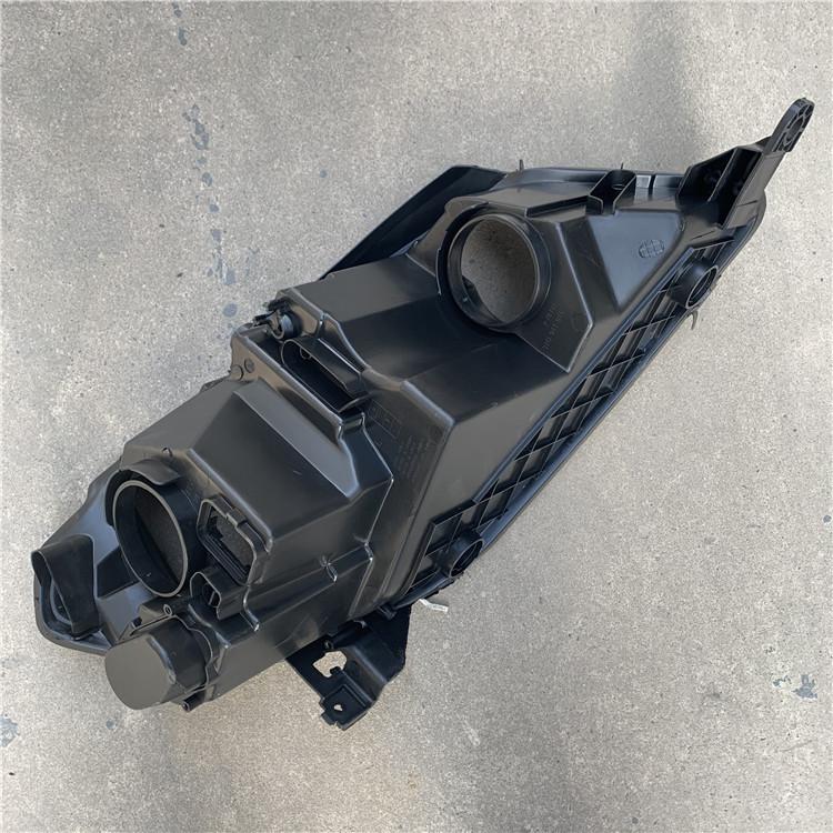 

Прозрачная крышка фары для моделей Volkswagen Jetta 2013-2016 годов Snake Glue Roll