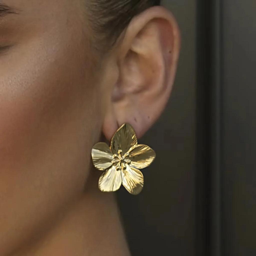 Geometric Stainless Steel Chunky Twist Metal Earrings Trendy Pearl Flower Stud Earring Everyday Statement Jewelry for Her