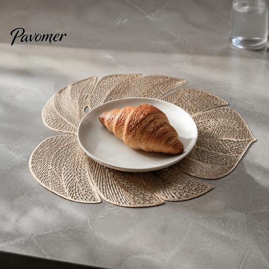 Flexible PVC Dining Mats Monstera Leaf Placemat, Hollow Table Mat, Waterproof Oil Proof Heat Washable Placemats Resistant for Wedding Banquet