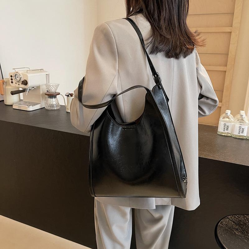 Retro Small Bag Women's New Trendy Fashion Shoulder Bag Texture Underarm Baguette Bag Simple Hand Bag