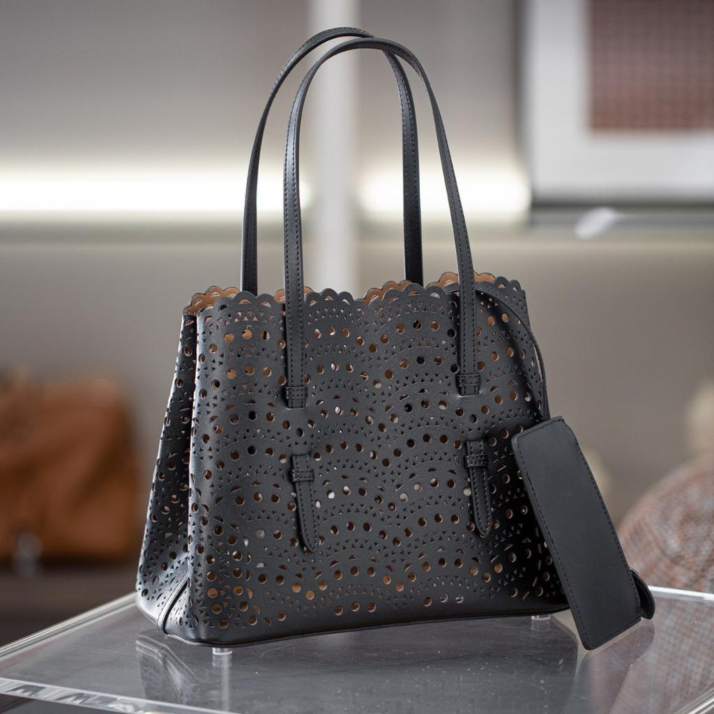 25 Small Fresh Fashion Hollow Embossed Cowhide Vegetable Pattern Womens Single Shoulder Daily Casual Bag