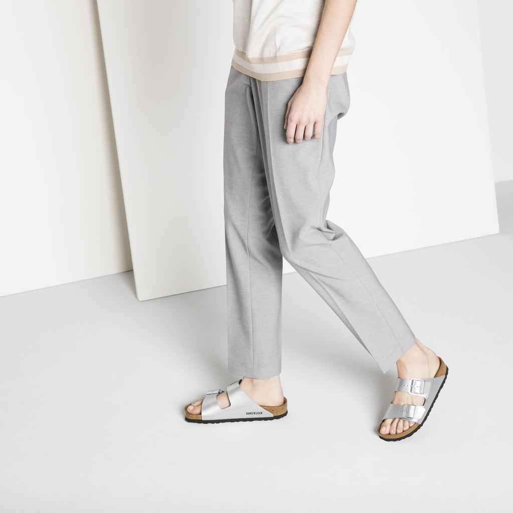 Ciabatte da donna Birkenstock argentate Arizona Birko-Flor Silver regular larghe (1012282)