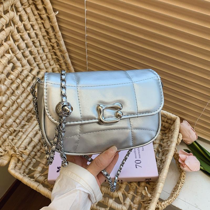 Niche Design Silver Premium Texture Chain Bag Spring New Versatile Commuter Shoulder Messenger Bag