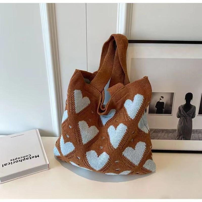 2026 New Ins Style Knitted Tote Bag with Heart Pattern Large Capacity Shoulder Bag for Women Daily Use and Shopping