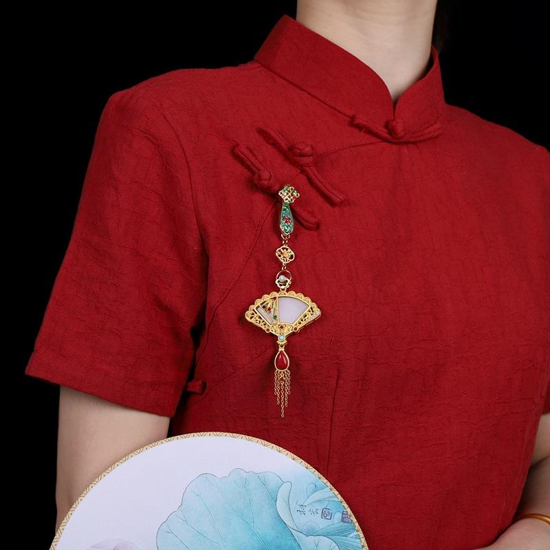 Original design antique cheongsam press placket pendant fan fringe pendant retro hanfu Chinese style high-end accessories women