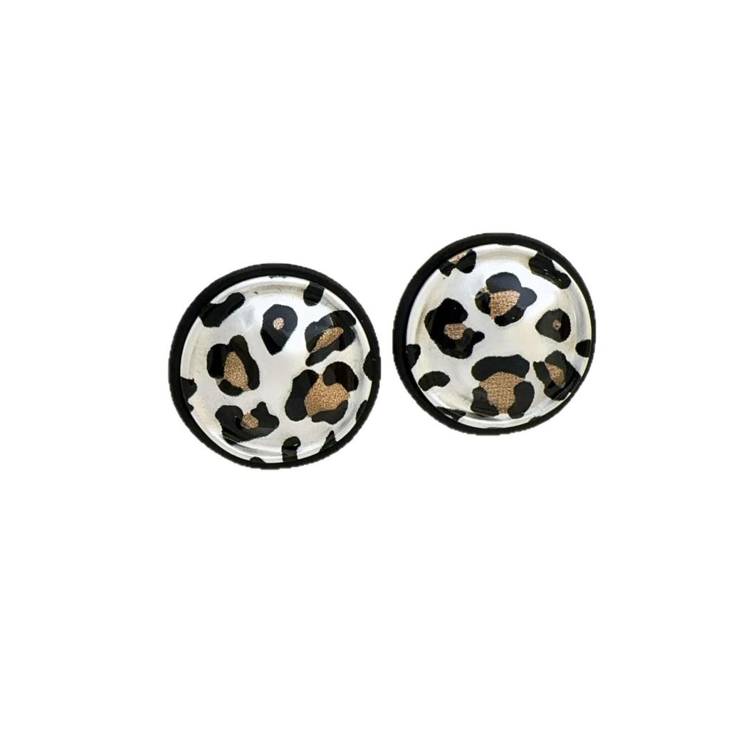 Silver Leopard Print Round Stud Earrings: Stylish and Versatile Autumn/Winter Fashion Accessory for Women.
