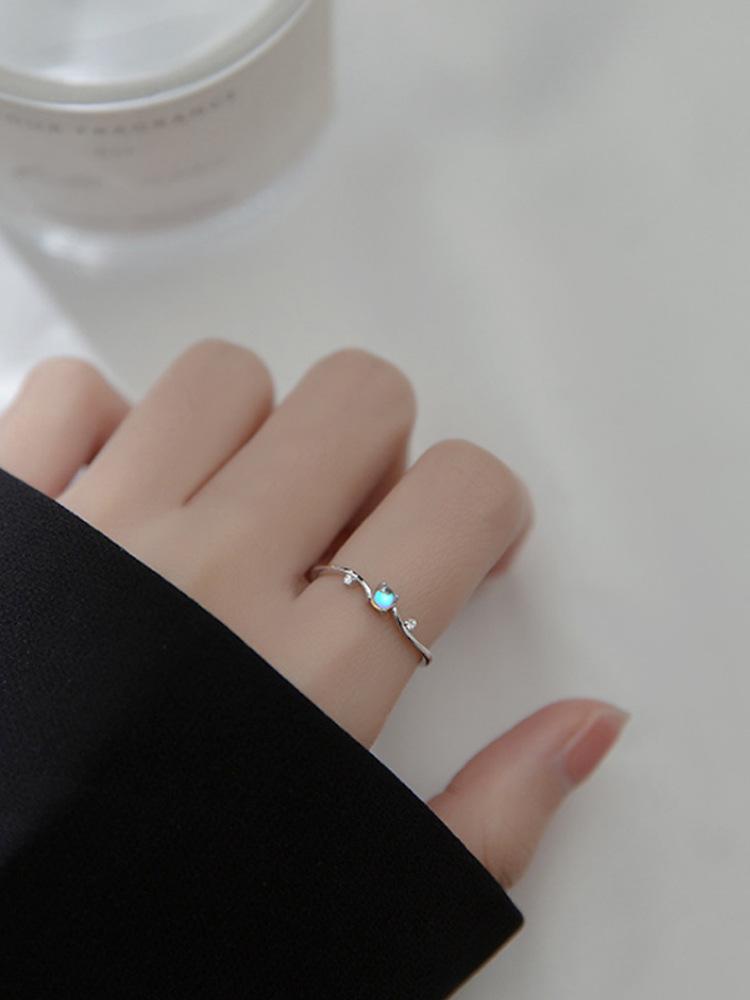 

Красочное глазурованное кольцо-опен из гаулита: Высококачественная модная одежда для женщин