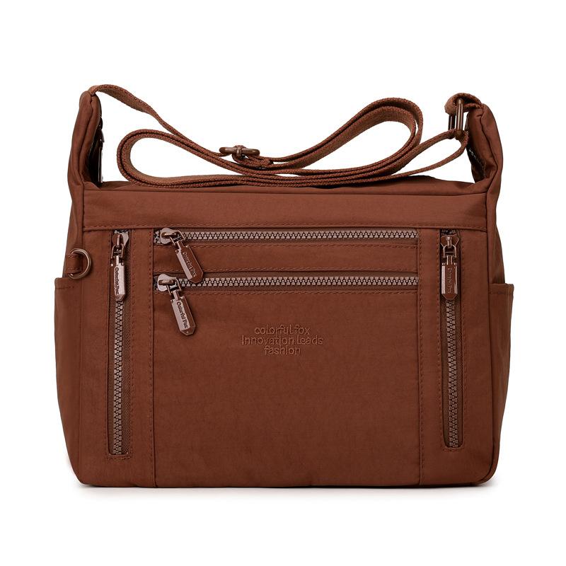 Multi-Pocket Crossbody Bag with Adjustable Strap and Spacious Interior красный