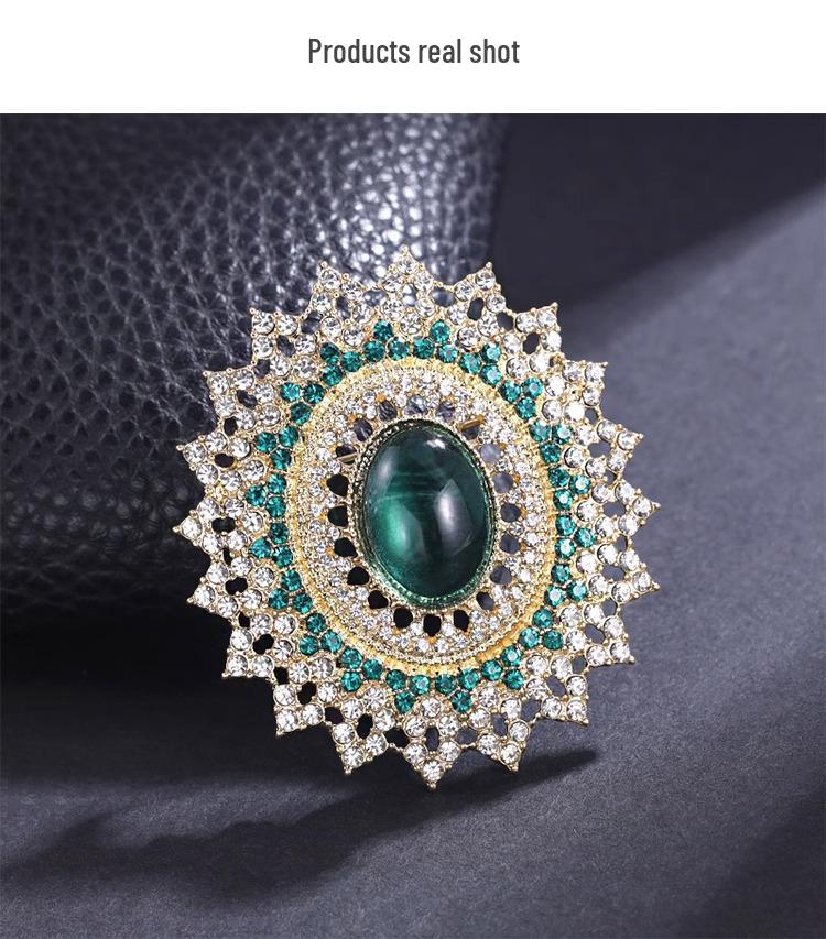 Emerald Oval Rhinestone Brooch - Luxurious Retro Palace Qipao Corsage Accessory