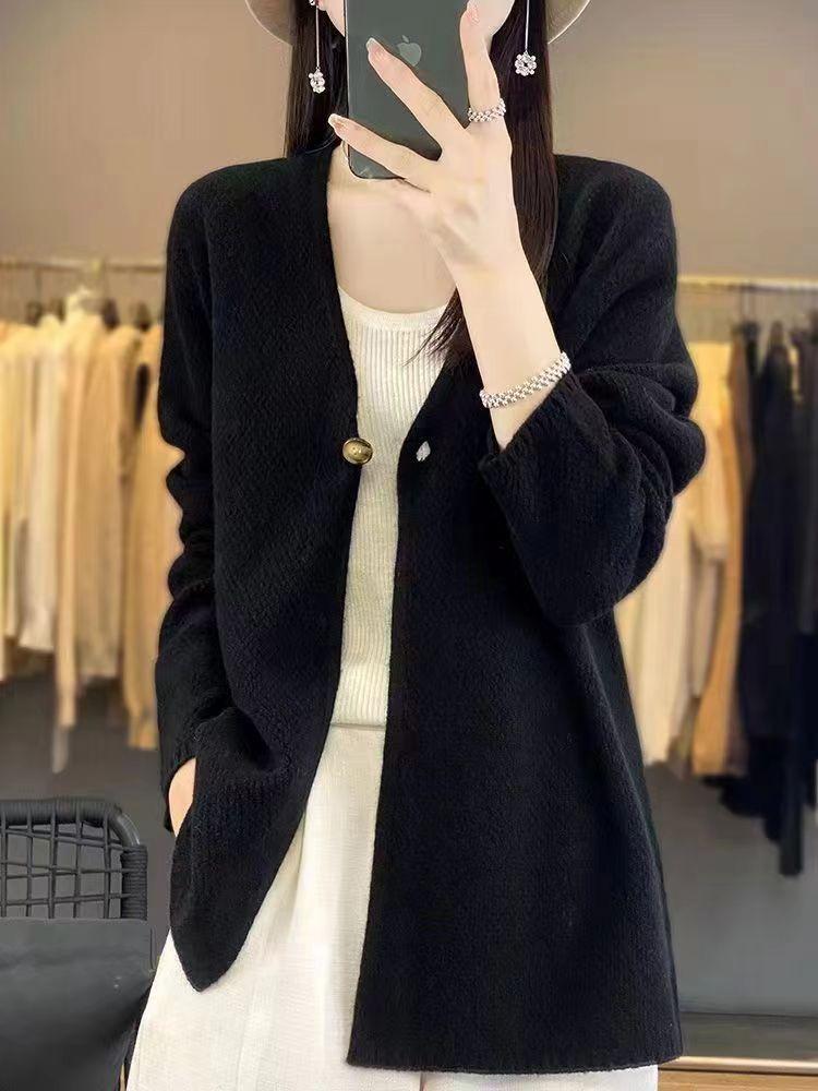 Autumn and Winter New One-button Fashion Knitted Cardigan Sweater Women's V-neck Solid Color Casual Skin-friendly Versatile Long-sleeved Jacket