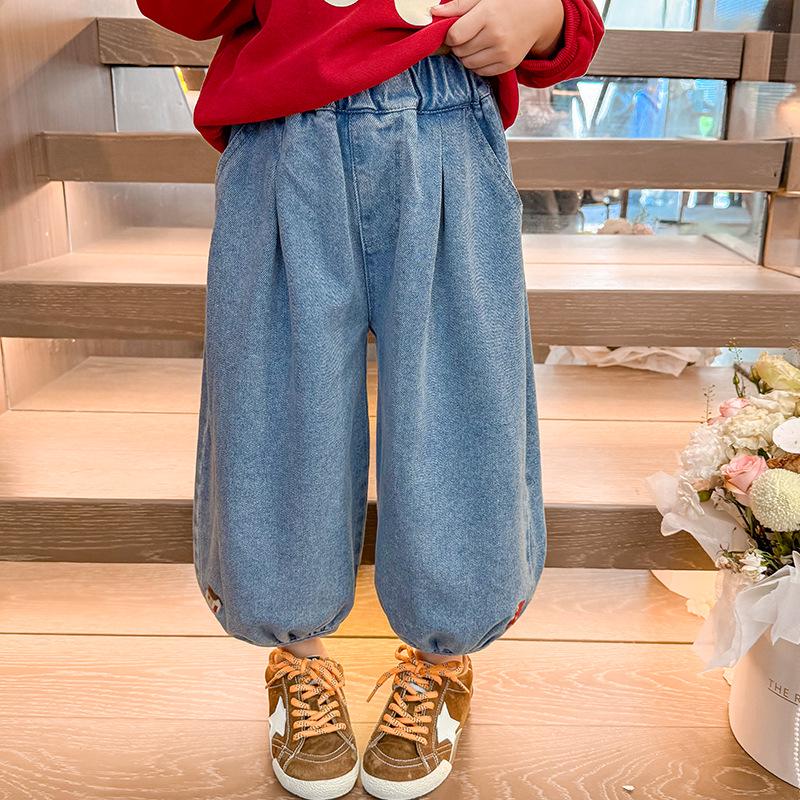 

Мягкие джинсы-фонарики из денима для девочек с вышивкой в виде бантика - Модные брюки в корейском стиле для маленьких девочек на весну и осень 140 cm джинсовый синий