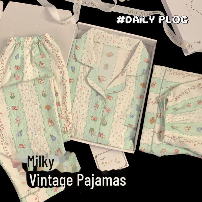 Sommerlicher Pyjama aus Baumwolle mit Blumenmuster: Dreiteiliges Kurzarm-Set im japanischen Stil für Damen – süße Homewear im Stil der Internet-Prominenten.