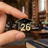 Broche Épingle de Diplôme 2026, Broche à Revers Émail Chapeau de Diplôme Étoile Rouleau de Papier, Badge Commémoratif Classe de 2026 pour Lycéen Étudiant Universitaire