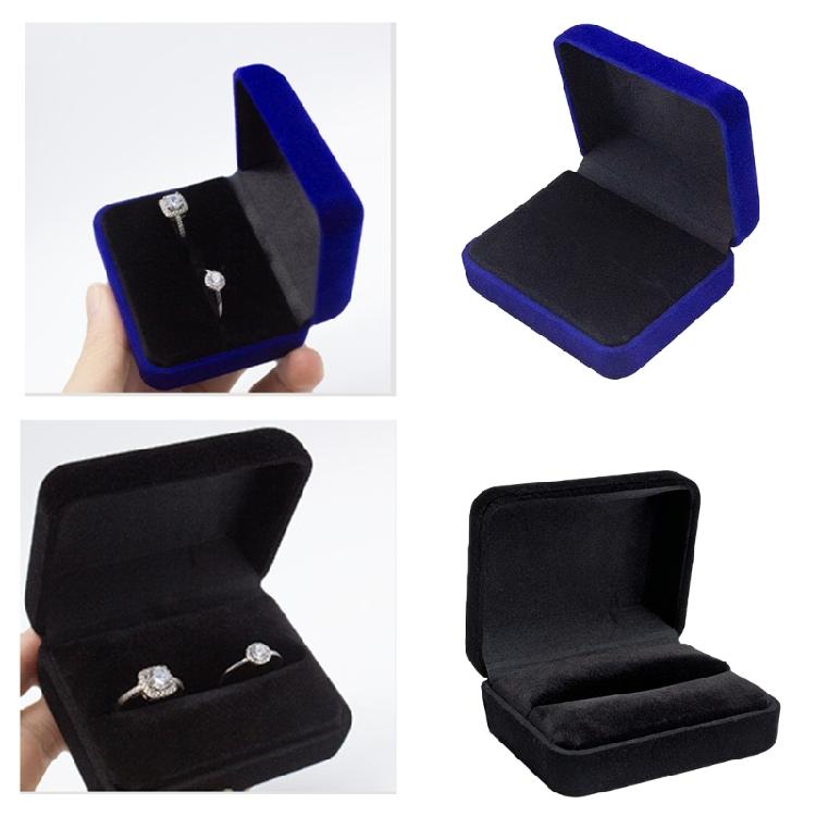 Elegant Velvety Finish Plastic Jewelry Case Ideal For Wedding Jewelry Display Offering Secure And Luxurious Protections