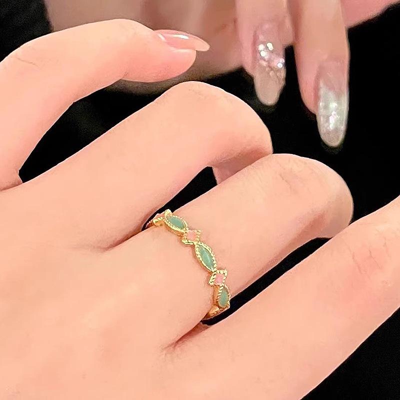 New in chic Two tone Enamel Green pink Ring Light Luxury Star rings for women Romantic Stacking style Party Jewelry Gifts