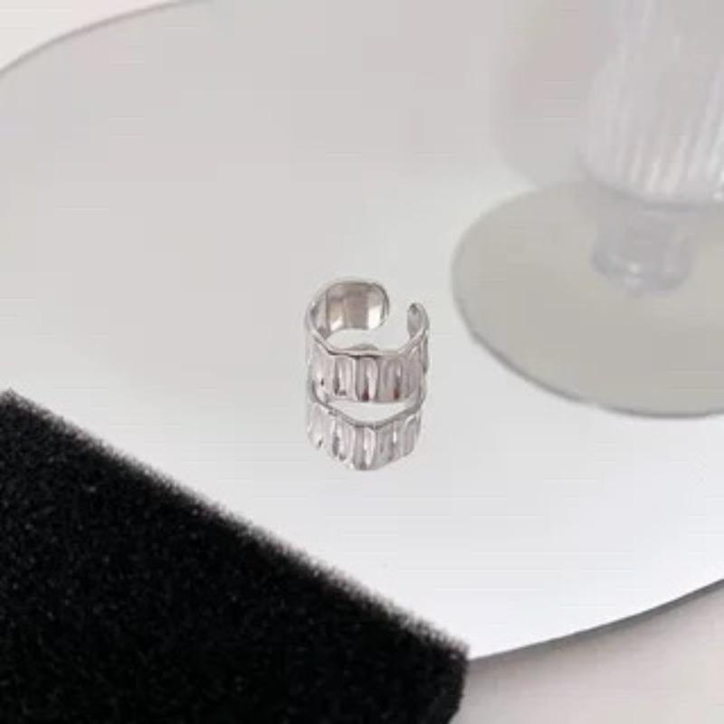 

Fried Street Metal Vintage Irregular Geometric Hollow Open Ring Female Korean Continuous Niche Ring Drive Dnu