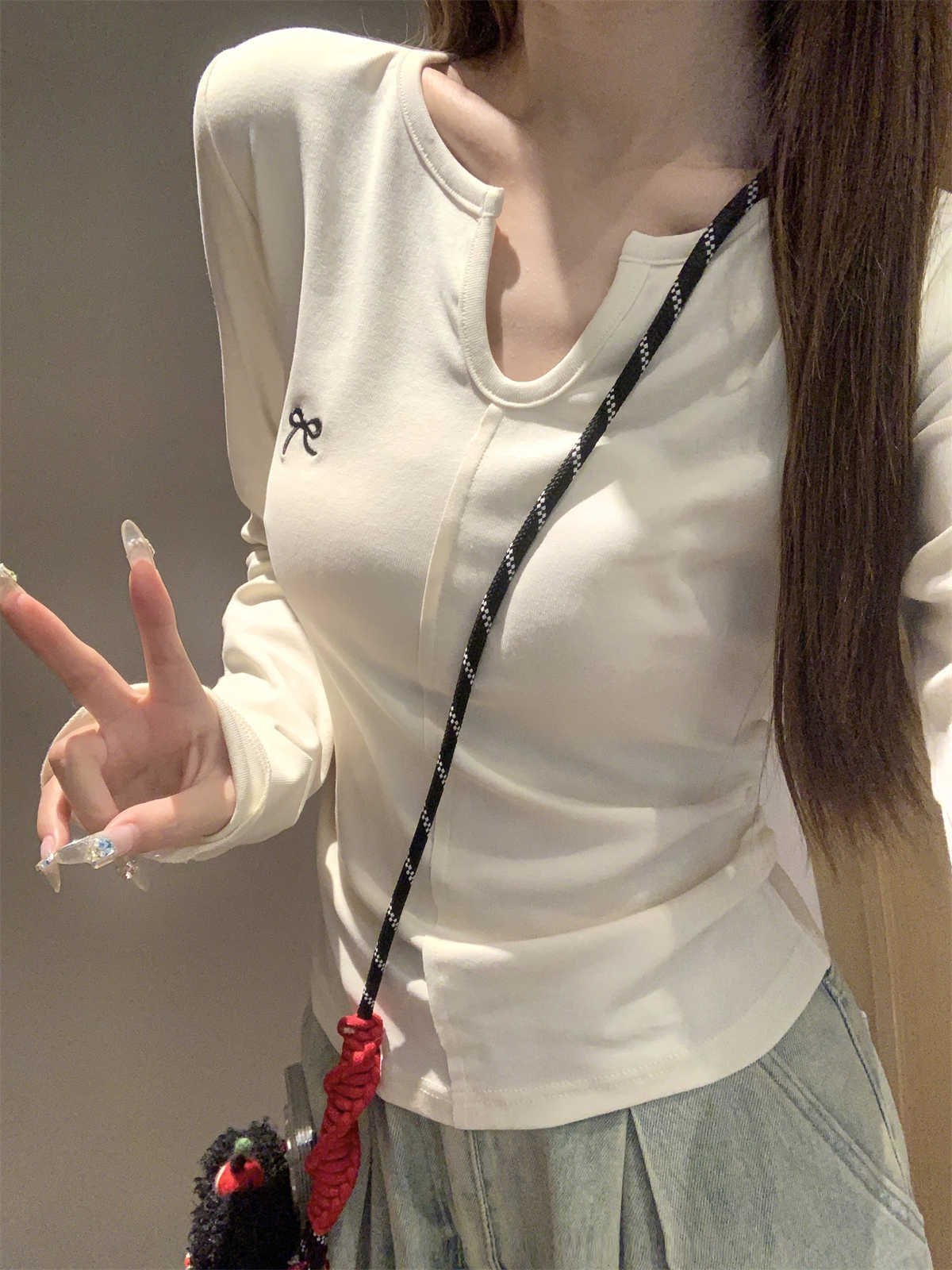 

Design Embroidered T-Shirt Women s Top Spring Collar Waist Pleated Long Sleeve Inside Milk Blue Bottom Shirt XL абрикосовый