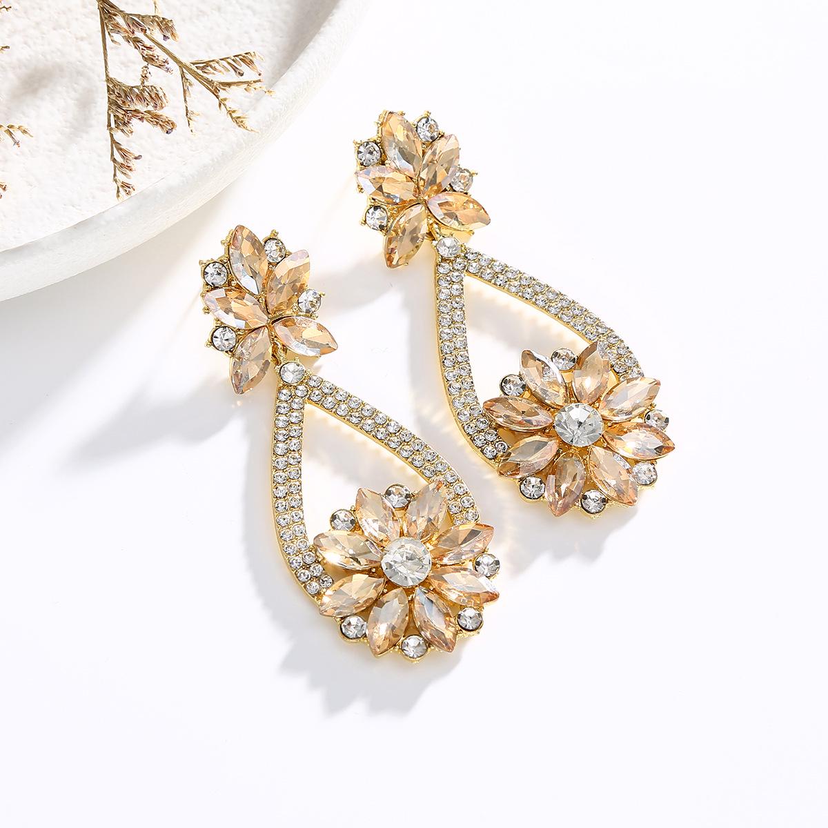 

Elegant European & American Luxury Dangle Earrings for Evening Dress - Niche Women s Fashion Jewelry шампанского