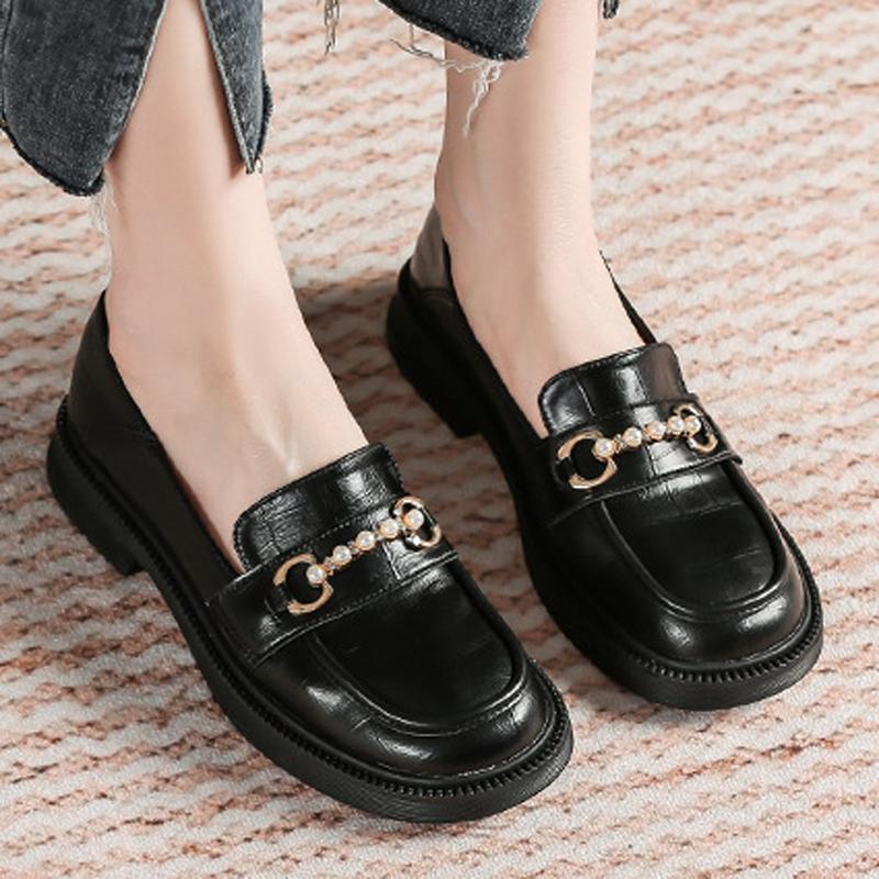 

Модные туфли-лоферы с жемчужной цепочкой для студенток, женские туфли-оксфорды на босу ногу, женские балетки на толстой подошве, кроссовки, удобные мокасины слипоны 34 чёрный