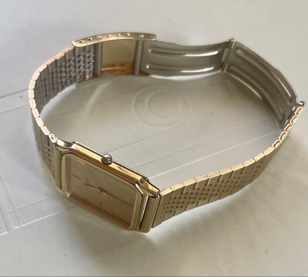 [USED] SEIKO Quartz Watch Gold Rectangular Vintage Print.