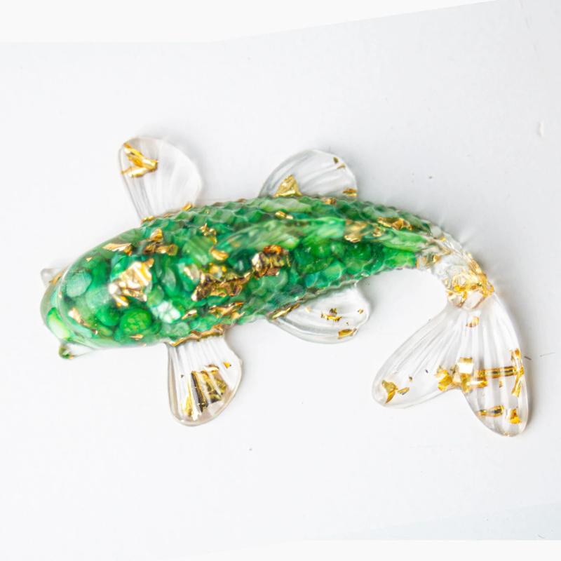 1 Stück Neuer Kristallstein Kies Glücklicher Koi Fisch Figur Harz Mini Quarz Zierkarpfen Statue Heimdeko Schreibtisch Ornament Geschenk