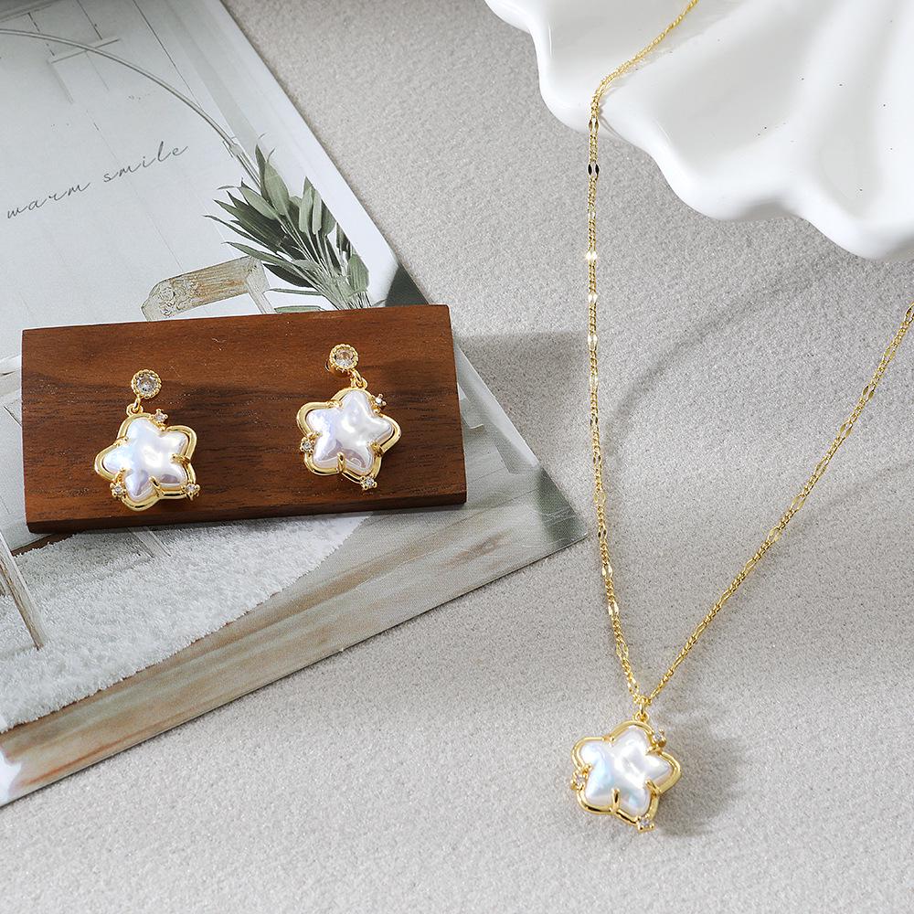 

Elegant French Star Pendant & Pearl Choker Necklace with Earrings - Korean Style
