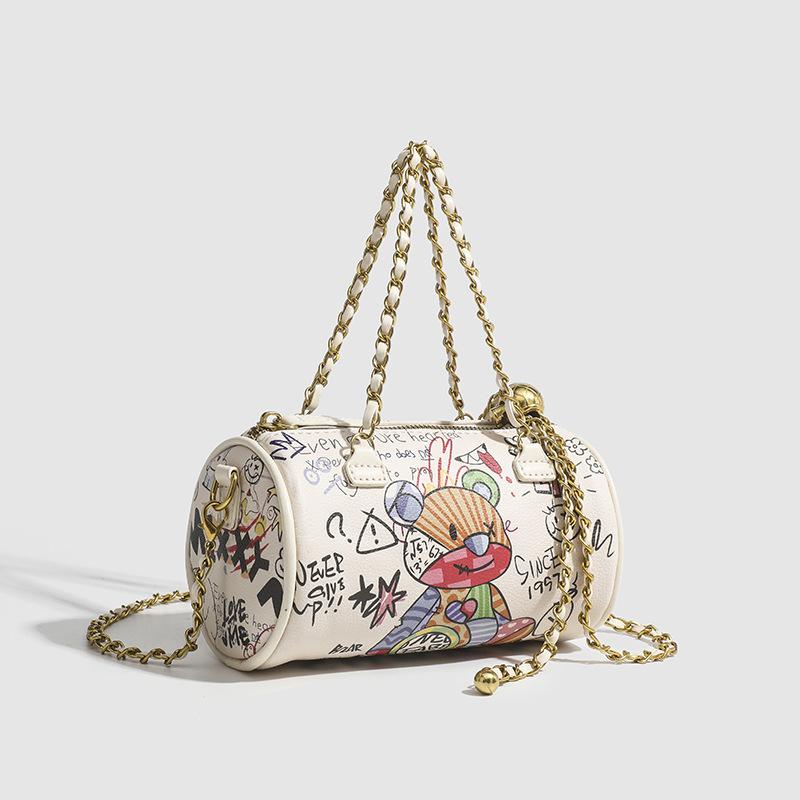 "Transshipment Pearl Fun Bear Cylinder Bag Trendy and Fashionable Crossbody Bag.