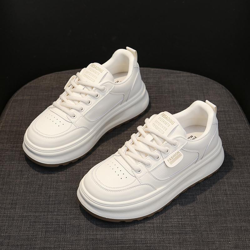 Autumn New Women Casual Board Shoes White Platform Sneakers Fashion Lightweight Women Vulcanize Shoes Korean Retro Designer Shoe