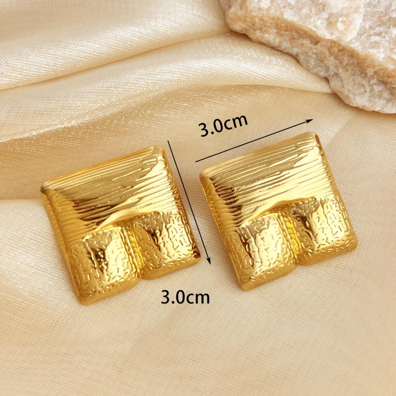 

Трендовые серьги из нержавеющей стали с квадратной текстурой из 18-каратного золота