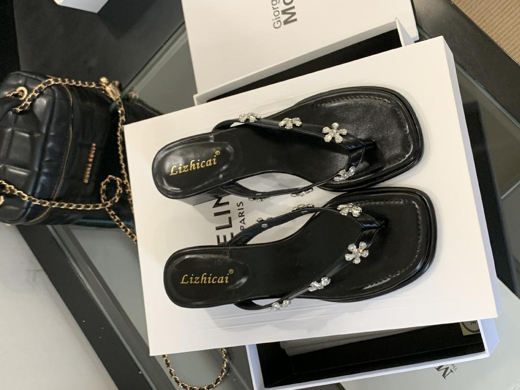 Fashion Square Heel Low Shoes Slippers Women Summer Shale Female Beach Slides Jelly Flip Flops Flip-Flops Pantofle Block Sabot Glitter H