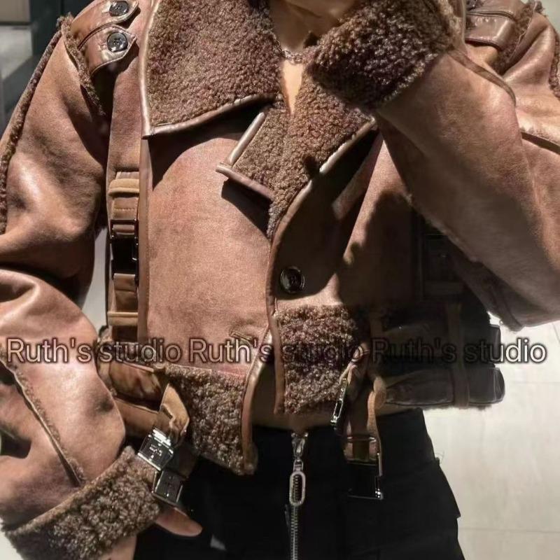 Large Lapel Fur Integrated Short Buckle Jacket Women's New Winter Thickened Loose Locomotive Clothing