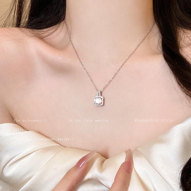 Japanese & Korean Style Geometric Titanium Steel Necklace - Women's Clavicle Chain Collection