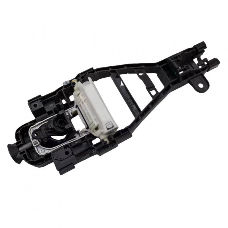 Volvo XC40 Exterior Door Handle Bracket (2018-).