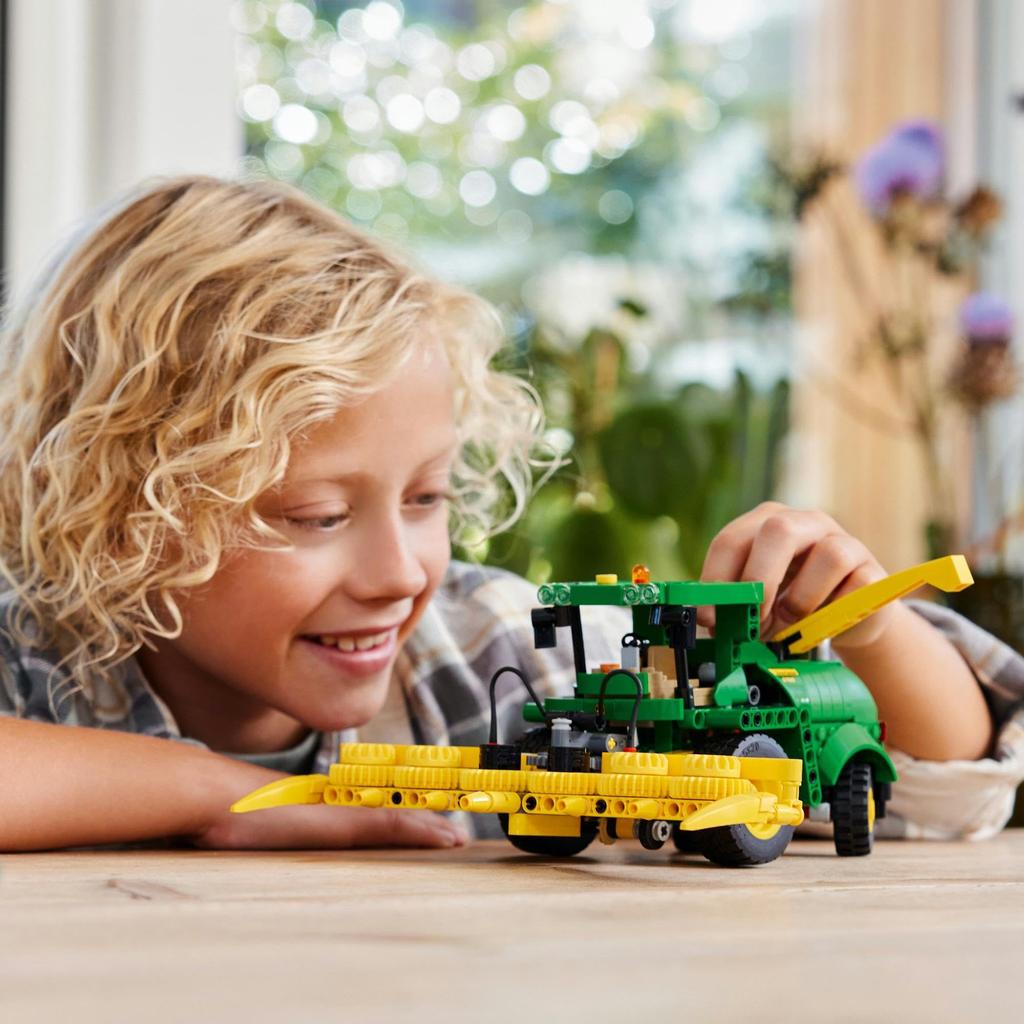 Zabawka LEGO Technic Kombajn Paszowy John Deere 9700 - Klocki Budowlane - Idealny Prezent dla Chłopców i Dziewczynek, w Wieku 8, 9, 10, 11 Lat oraz Uczniów Szkoły Podstawowej