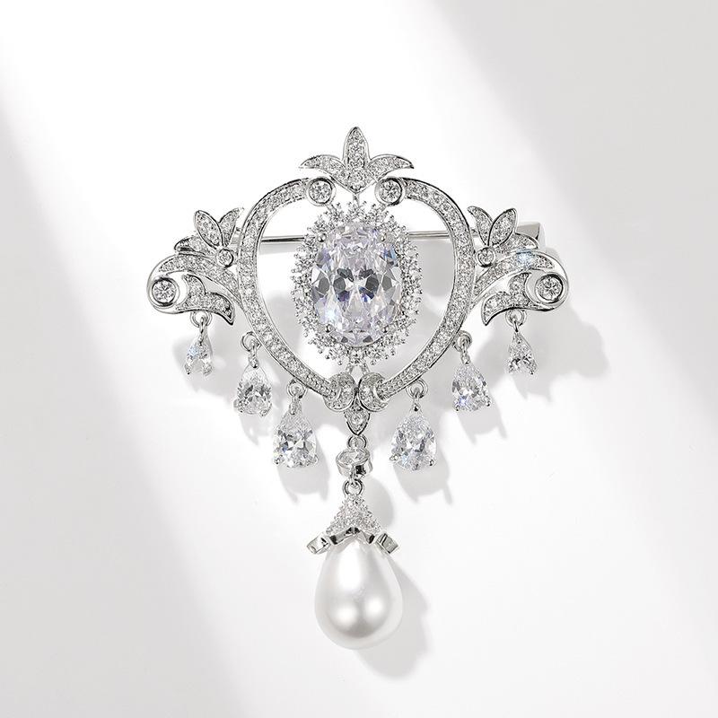 Luxury Zirconia Brooch with Water Drop Pearl and Agate
