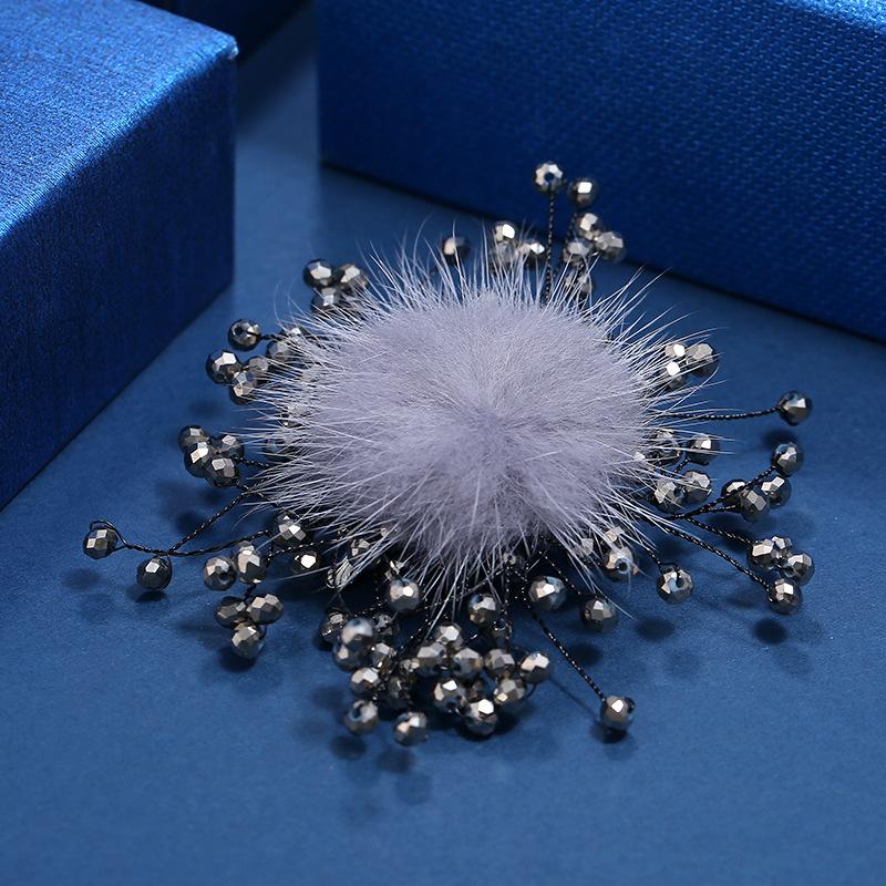 New Handmade High-end Luxury Imitation Pearl Snowflake Brooch Female Versatile Temperament Elegant Brooch Pin Jacket Accessories