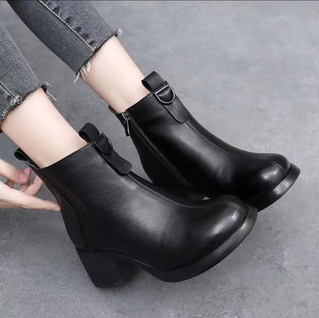 Women's Large Size Leather Soft Sole Increased Height Winter Warm Fur Snow Boots Padded Lined Ankle Boots Non-Slip Hiking Casual Sports Martin Boots