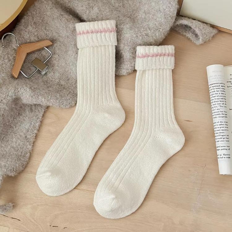 Herbst Winter Verdicken Warme Damen Socken Japanische Mode Gestrickte Mittelhohe Socken Damen Einfarbig Lange Socken Weihnachtsgeschenke