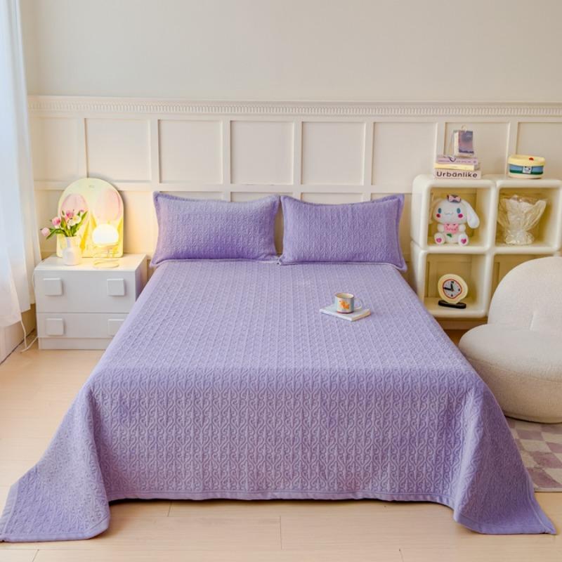 Neue einfarbige Milchfleece-Vierjahreszeiten-Verdickte Bettdecke gesteppt gepolsterter Saum doppelseitige Fleece-Decke Dreiteiliges Set