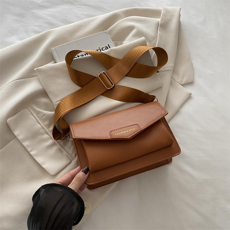 Chic Small Square Handbag For Women Perfect For Casual Street Style Outfits