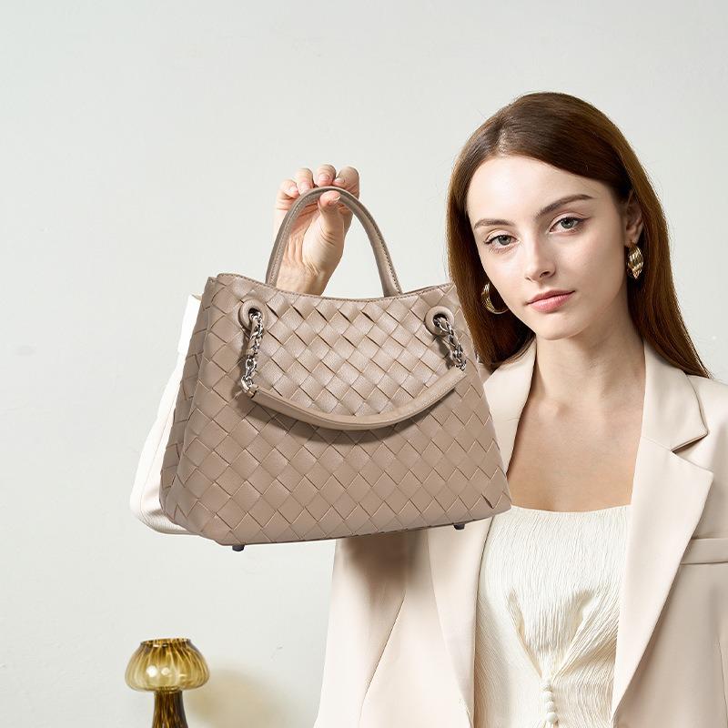Leather new women's shoulder bag handwoven bag large-capacity bag women's versatile niche high-end handbag