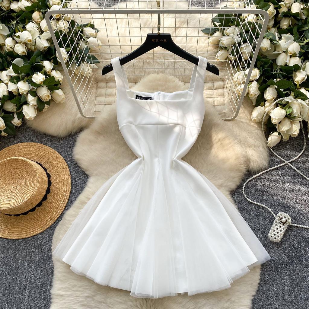 French Hepburn style dress women's summer high-end square neck suspender splicing mesh fluffy dress long dress