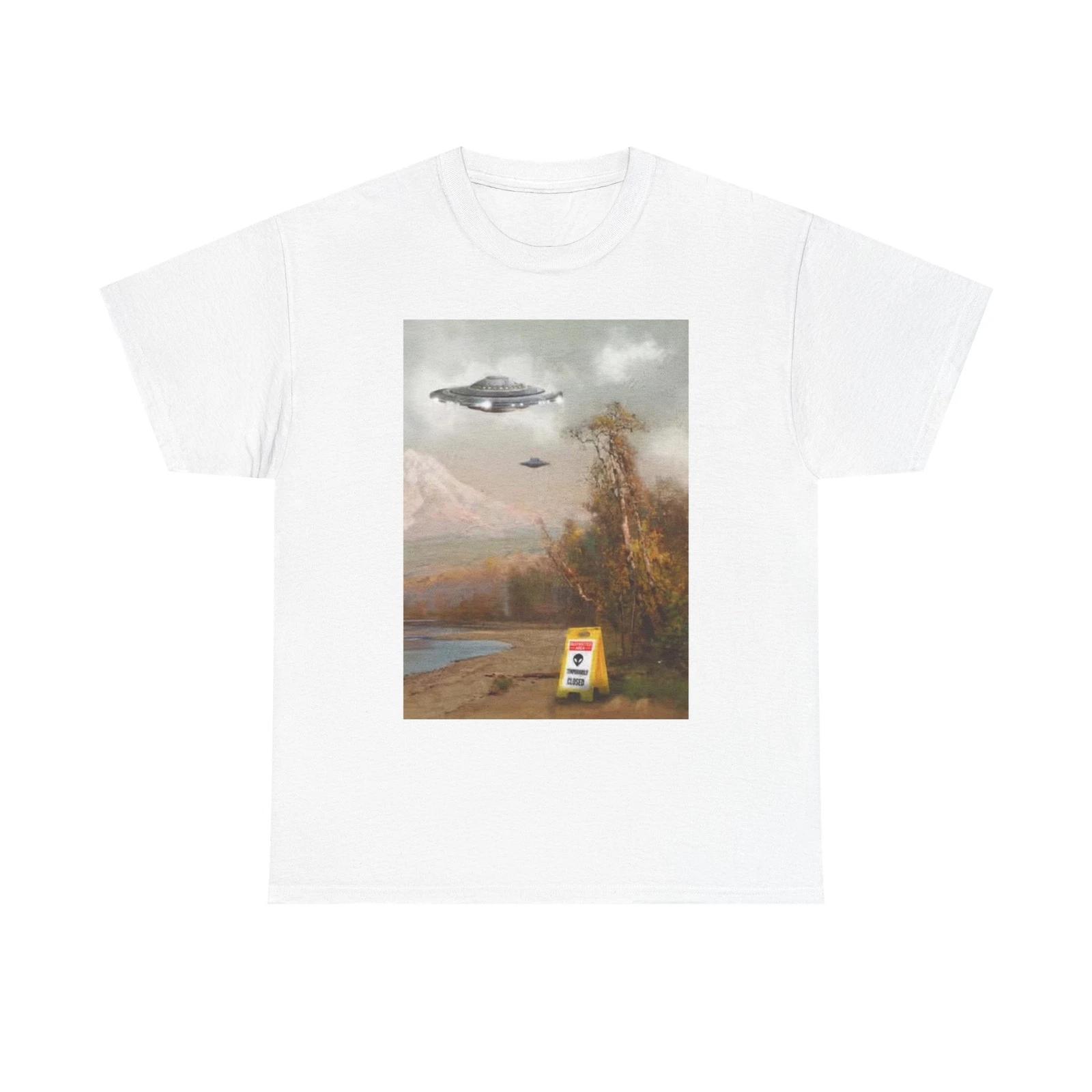 Men s and Women s T-shirts Alien Space Landing Graphic XS