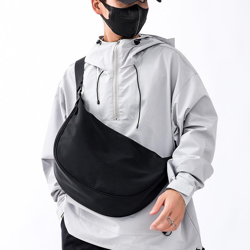 LOGO new men's large-capacity outdoor fashion simple messenger bag feeling versatile sports shoulder
