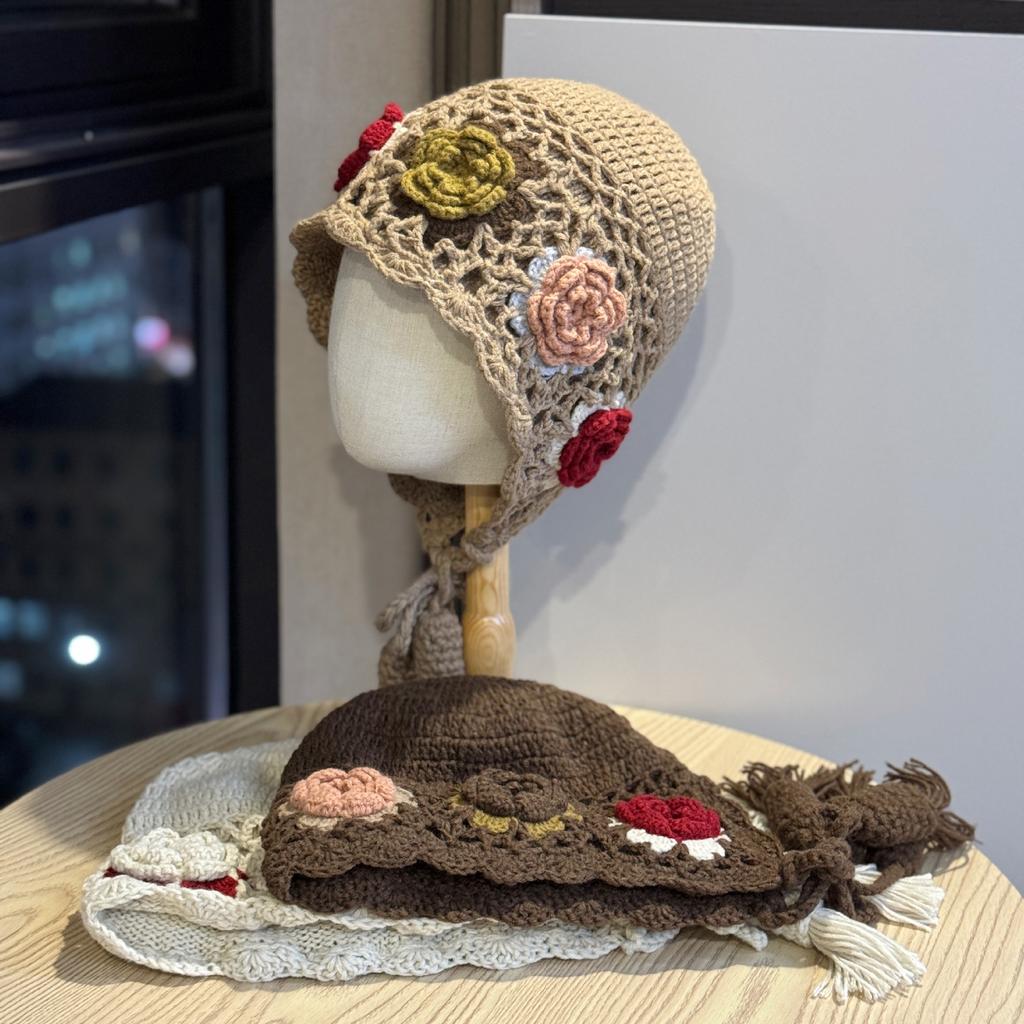 Korean Style Hand-knitted Flower Knitted Pullover Hat for Women In Autumn and Winter Warm Ethnic Style Travel Style Tassel Ear Protection Hat