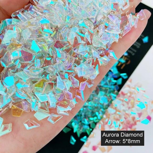 50 de bucăți în formă de unghii piese de strasuri Aurora iluzie cristal transparent picătură romb săgeată pietre colorate cu spate plat Pietre 3D pietre prețioase unghii decorare