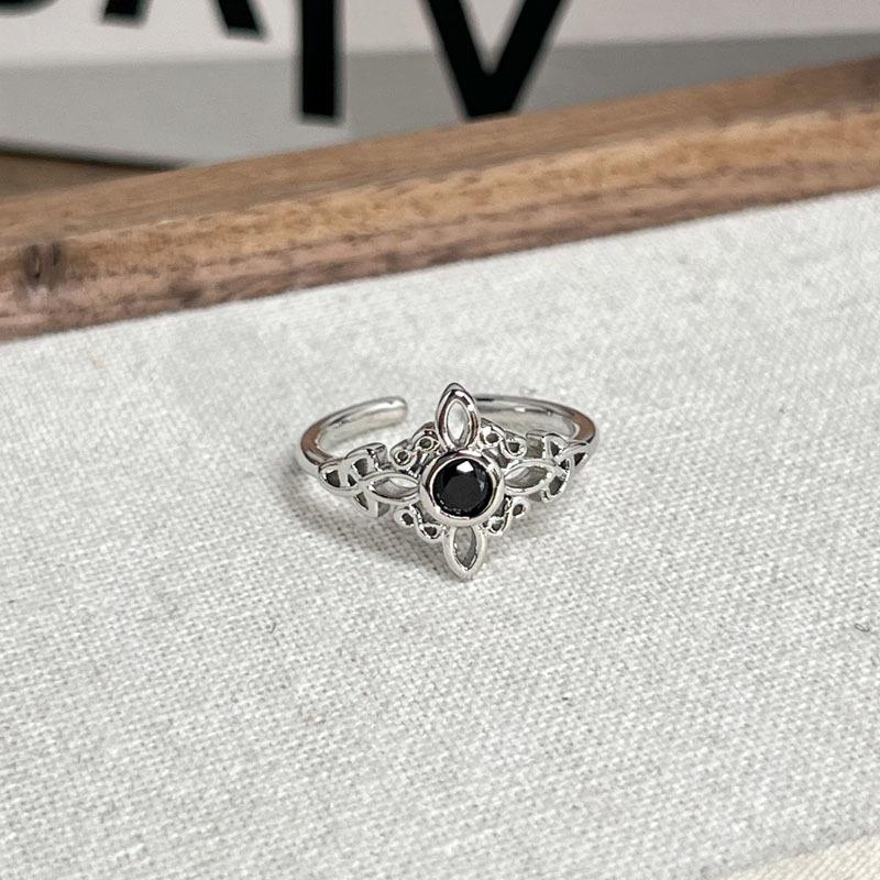 Light luxury blue pine hairpin flower fashion niche two-color ring female flower brocade personalized flower high-end temperament ring